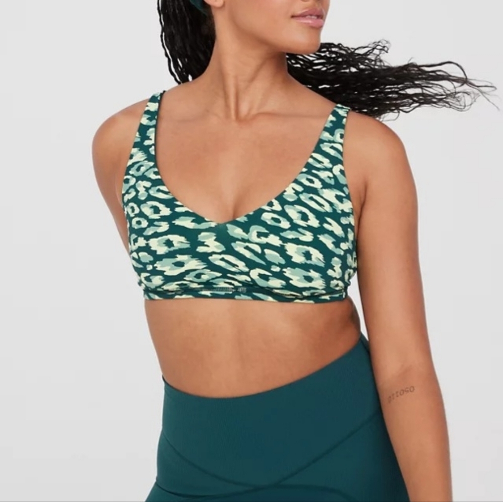 OFFLINE By Aerie 🪲 Goals Plunge Sports Bra SIZE S - Picture 2 of 8